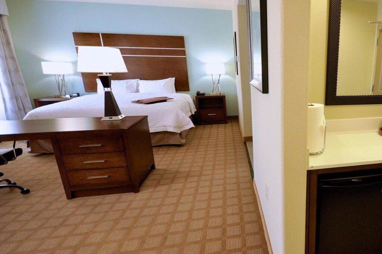 Hampton Inn And Suites Hutto Екстериор снимка