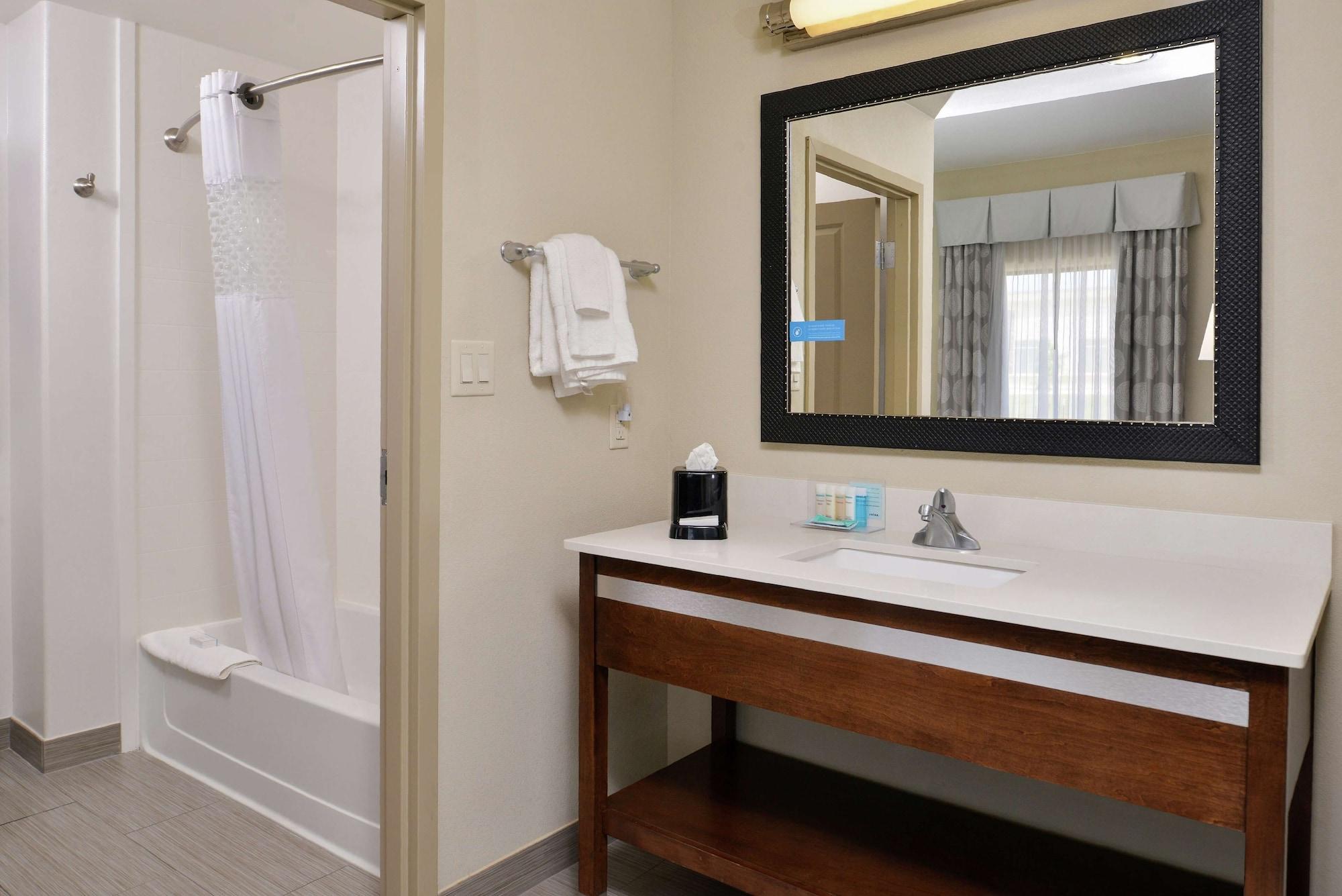 Hampton Inn And Suites Hutto Екстериор снимка