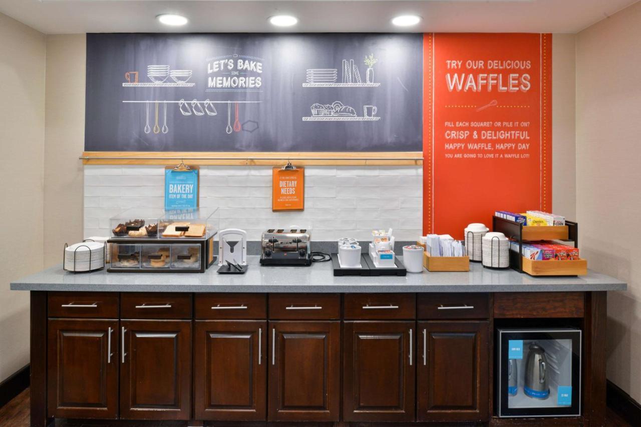 Hampton Inn And Suites Hutto Екстериор снимка