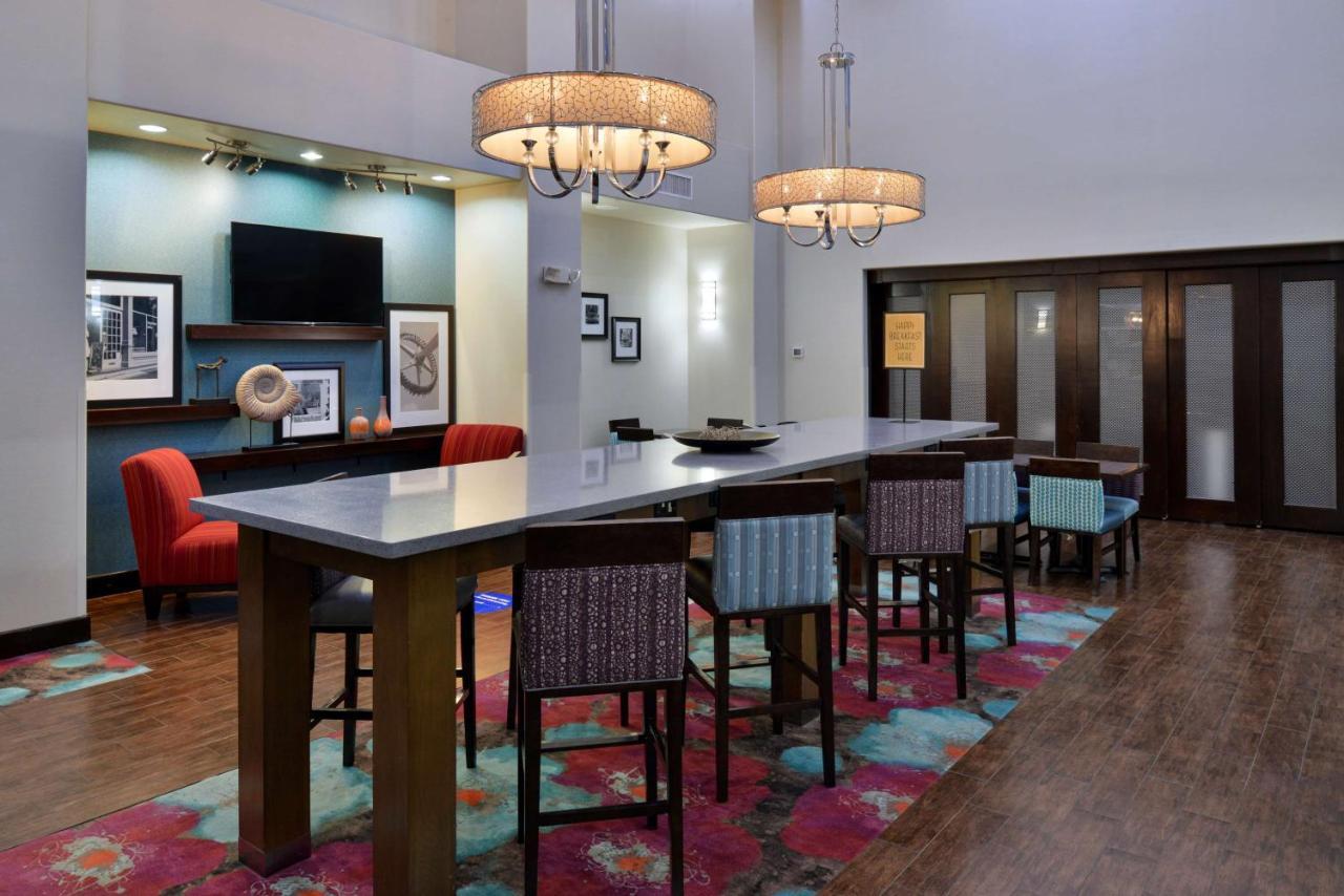 Hampton Inn And Suites Hutto Екстериор снимка