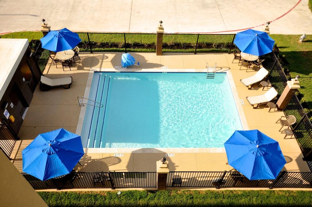 Hampton Inn And Suites Hutto Екстериор снимка