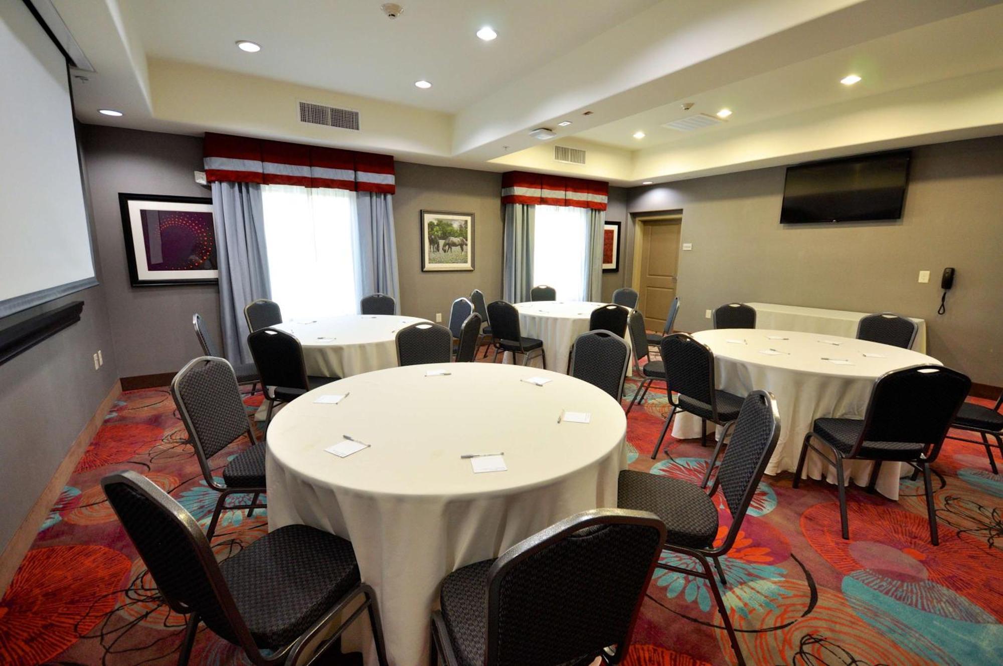 Hampton Inn And Suites Hutto Екстериор снимка
