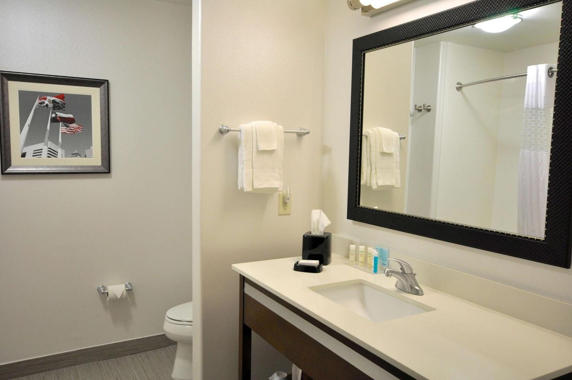 Hampton Inn And Suites Hutto Екстериор снимка