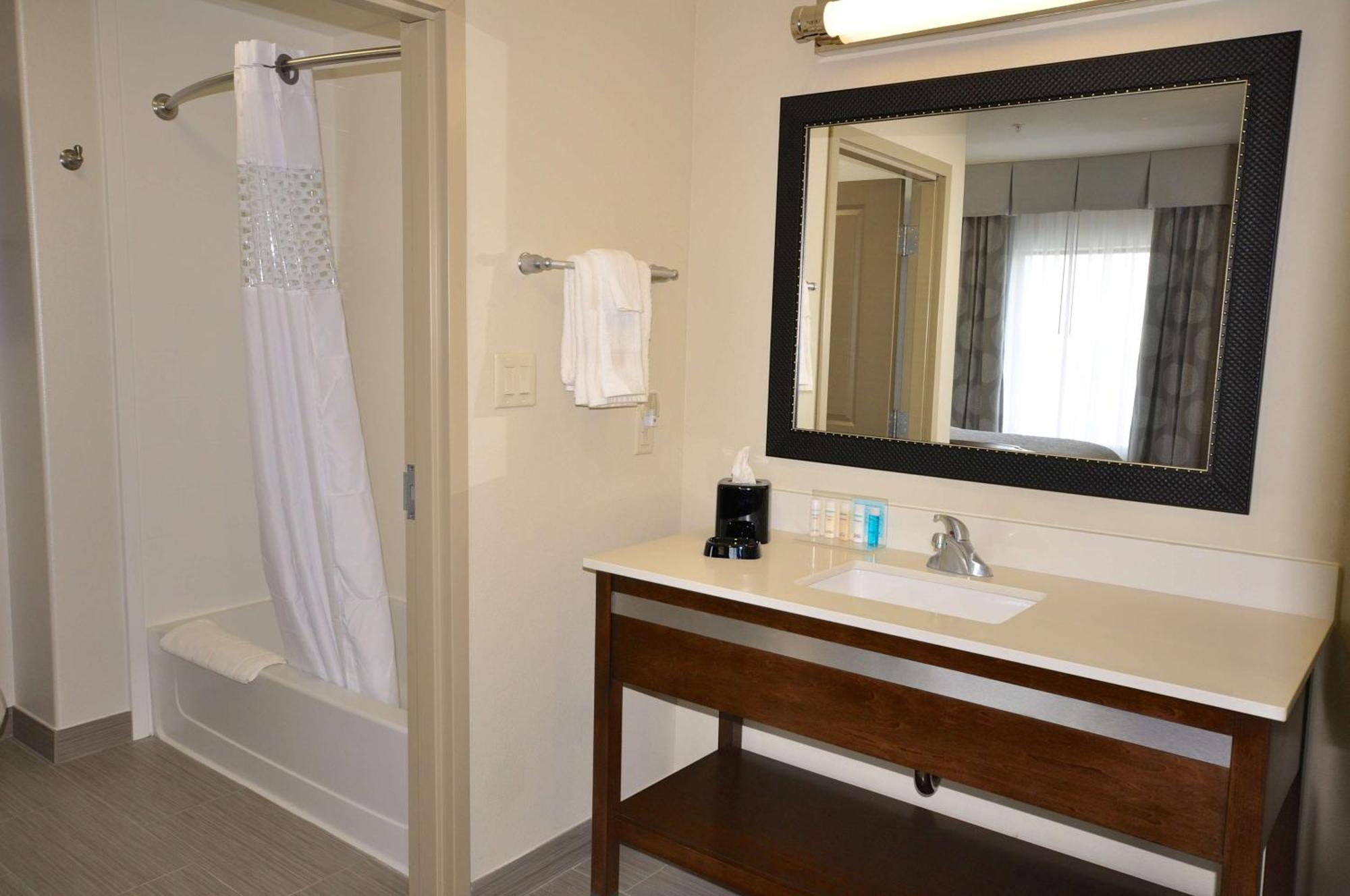 Hampton Inn And Suites Hutto Екстериор снимка