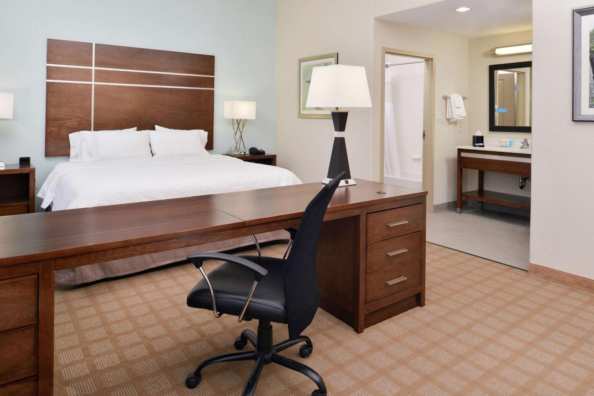 Hampton Inn And Suites Hutto Екстериор снимка