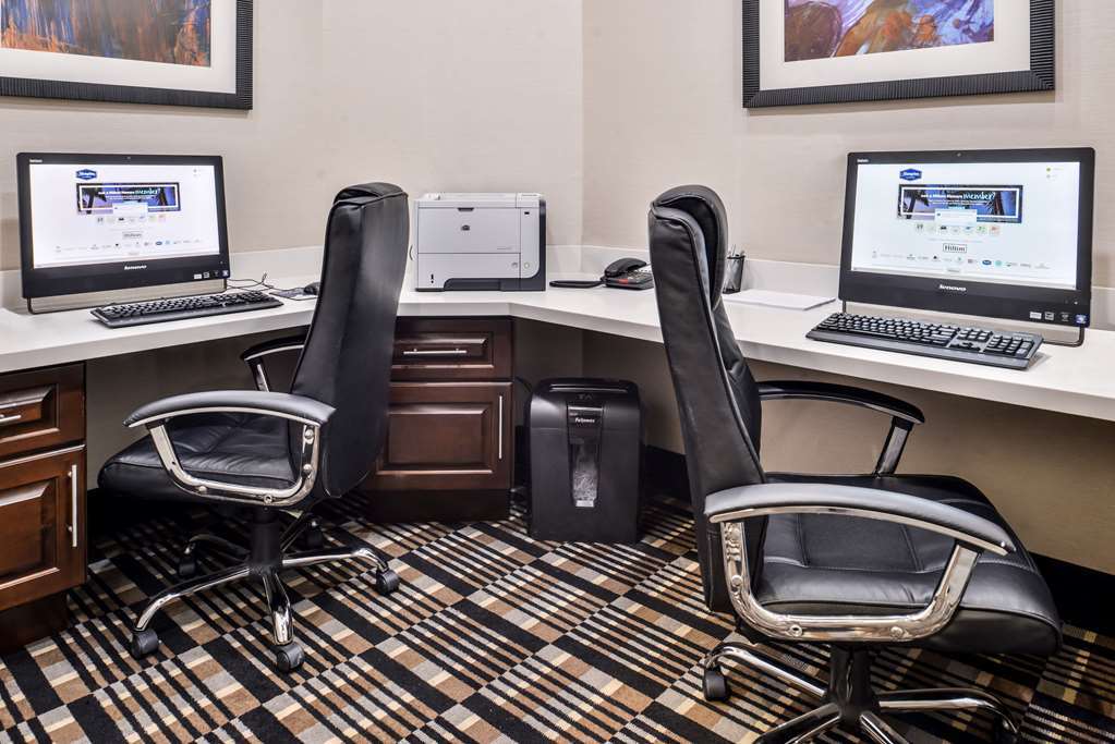 Hampton Inn And Suites Hutto Съоръжения снимка
