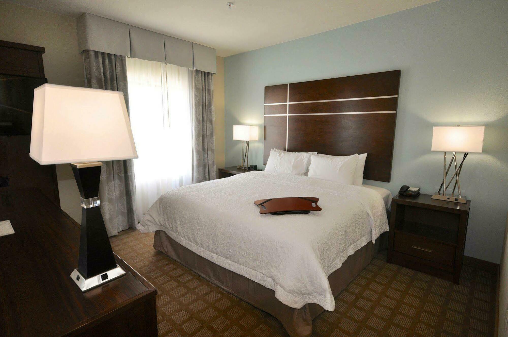 Hampton Inn And Suites Hutto Екстериор снимка